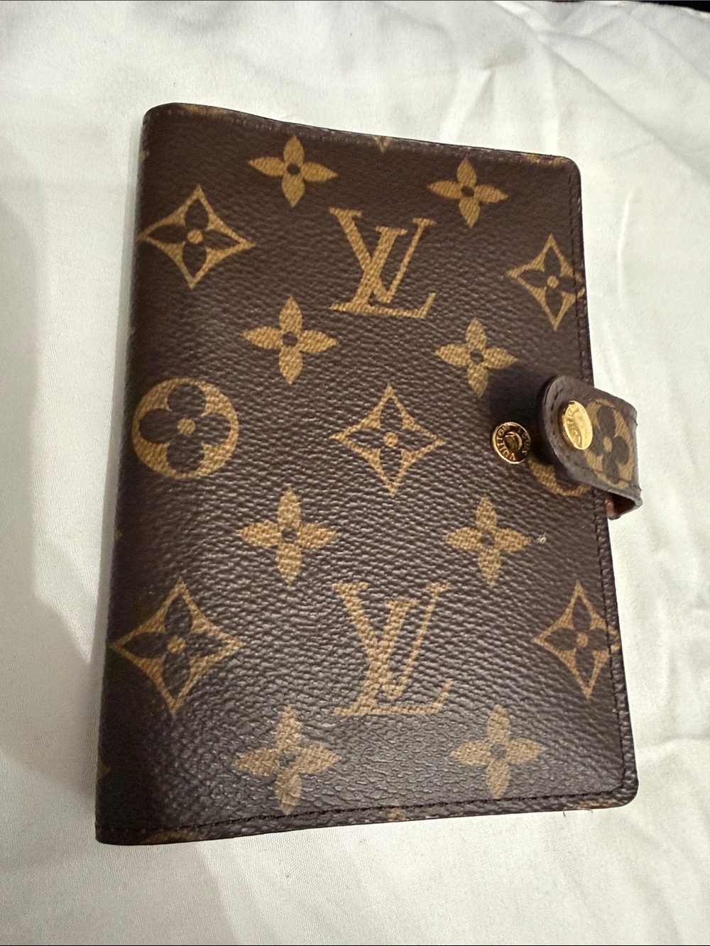 Louis Vuitton Small Ring Agenda Cover in Monogram - Picture 2 of 8